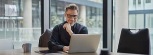 A customer completes a B2B transaction with ease by using a digital wallet.